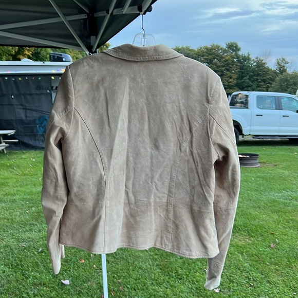 i.e. Leather Jacket - Picture 2 of 5